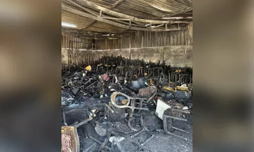 ഷോർട്ട് സർക്യൂട്ട്: ബഹ്റൈനിലെ കർസക്കാനിലെ ‘സഫ ഗാർഡൻ’ വെഡ്ഡിങ് ഹാൾ പൂർണമായും കത്തിനശിച്ചു