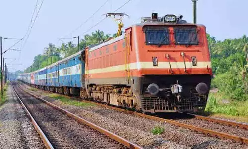 ഓ​ണ​ക്കാ​ല​ത്തെ തി​ര​ക്ക്; മൂ​ന്ന്​ സ്പെ​ഷ​ൽ ട്രെ​യി​നു​ക​ൾ കൂ​ടി
