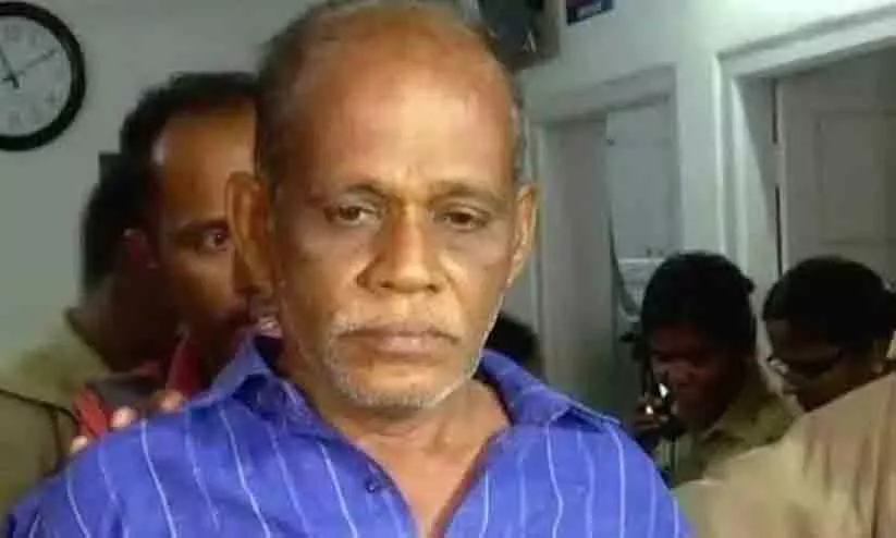 നെൻമാറ ഇരട്ടക്കൊലപാതകം: ചെന്താമര കുറ്റക്കാരനെന്ന് കോടതി; ശിക്ഷാ വിധി മറ്റന്നാൾ നെൻമാറ ഇരട്ടക്കൊലപാതകം: ചെന്താമര കുറ്റക്കാരനെന്ന് കോടതി; ശിക്ഷാ വിധി മറ്റന്നാൾ