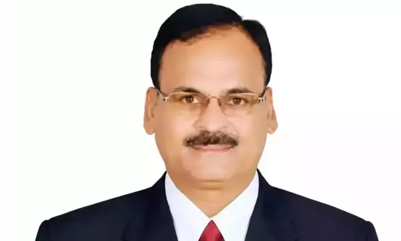 പെൺമക്കളുടെ നിയമനത്തിന് അനധികൃതമായി ഇടപെട്ടു; കർണാടകയിൽ പി.എസ്.സി ചെയർമാന് സസ്പെൻഷൻ പെൺമക്കളുടെ നിയമനത്തിന് അനധികൃതമായി ഇടപെട്ടു; കർണാടകയിൽ പി.എസ്.സി ചെയർമാന് സസ്പെൻഷൻ