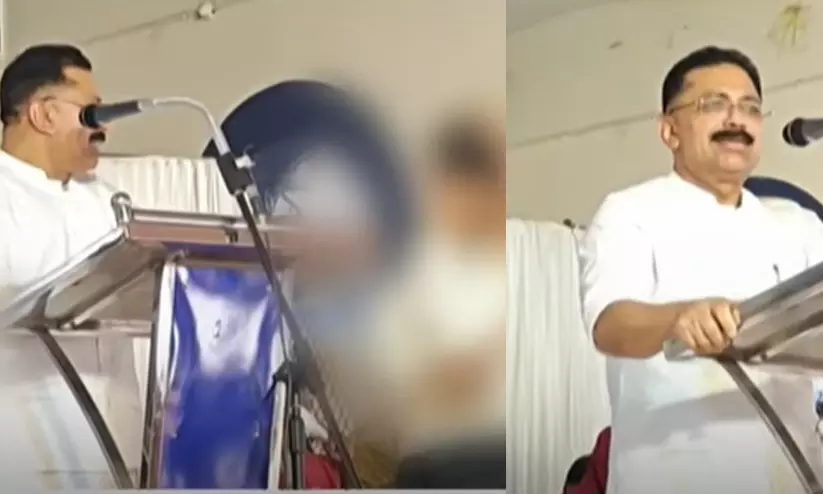 ‘എടോ, തനിക്ക് അഡ്രസ് എഴുതാൻ അറിയില്ലേ’, അക്ഷരത്തെറ്റുകൾക്ക് കുട്ടിയുടെ ചെവിയിൽ നുള്ളി; അനുമോദനചടങ്ങിൽ കുട്ടികളെ അപമാനിച്ച് കെ.ടി. ജലീൽ ‘എടോ, തനിക്ക് അഡ്രസ് എഴുതാൻ അറിയില്ലേ’, അക്ഷരത്തെറ്റുകൾക്ക് കുട്ടിയുടെ ചെവിയിൽ നുള്ളി; അനുമോദനചടങ്ങിൽ കുട്ടികളെ അപമാനിച്ച് കെ.ടി. ജലീൽ
