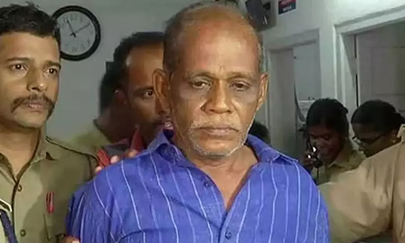 എന്താണ് പറയാനുള്ളതെന്ന് കോടതി, തന്നെ തൂക്കിക്കൊല്ലാൻ വിധിച്ചോളൂ -നെന്മാറ ഇരട്ടക്കൊലപാതക കേസിൽ പ്രതി ചെന്താമര എന്താണ് പറയാനുള്ളതെന്ന് കോടതി, തന്നെ തൂക്കിക്കൊല്ലാൻ വിധിച്ചോളൂ -നെന്മാറ ഇരട്ടക്കൊലപാതക കേസിൽ പ്രതി ചെന്താമര