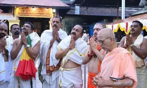 വി.ഡി.സതീശൻ മൂകാംബിക ക്ഷേത്രം സന്ദർശിച്ചു