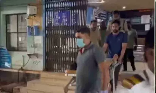 ജോലി നഷ്ടപ്പെട്ട പ്രവാസി നാട്ടിലെത്തി കുടുംബവുമായി ആത്മഹത്യക്ക് ശ്രമിച്ചു; അച്ഛനും മകളും മരിച്ചു, അമ്മയും മകനും ചികിത്സയിൽ