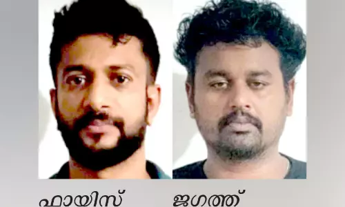 ഹൈബ്രിഡ് കഞ്ചാവ് കേസ്; അന്തര്ദേശീയ ലഹരിമരുന്ന് ശൃംഖലയിലെ രണ്ടുപേര് കൂടി പിടിയില് ഹൈബ്രിഡ് കഞ്ചാവ് കേസ്; അന്തര്ദേശീയ ലഹരിമരുന്ന് ശൃംഖലയിലെ രണ്ടുപേര് കൂടി പിടിയില്