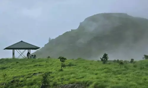 ചുവപ്പുനാടയഴിഞ്ഞു; കുയിലിമല വ്യൂ പോയന്റിലേക്ക് സഞ്ചാരികൾ എത്തിത്തുടങ്ങി