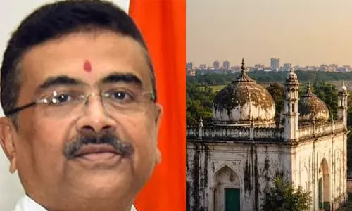 136 വർഷം പഴക്കമുള്ള മസ്ജിദിൽ പ്രാർഥനക്ക് അനുമതി നിഷേധിച്ചു; ദേശീയ സുരക്ഷക്കാണ് പ്രധാന്യമെന്ന് ന്യായീകരിച്ച് പശ്ചിമ ബംഗാൾ മുഖ്യമന്ത്രി 136 വർഷം പഴക്കമുള്ള മസ്ജിദിൽ പ്രാർഥനക്ക് അനുമതി നിഷേധിച്ചു; ദേശീയ സുരക്ഷക്കാണ് പ്രധാന്യമെന്ന് ന്യായീകരിച്ച് പശ്ചിമ ബംഗാൾ മുഖ്യമന്ത്രി