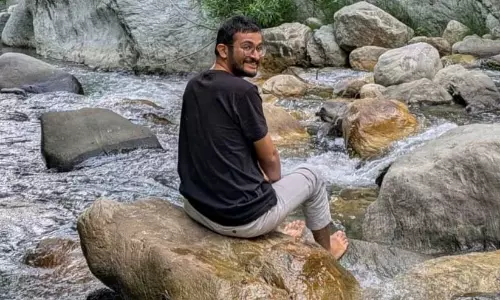 40 ലക്ഷം ശമ്പളവും നഗരജീവിതവും ഉപേക്ഷിച്ചു; മലനാട്ടിൽ കണ്ടെത്തിയ സന്തോഷം പങ്കുവെച്ച് യുവാവ്