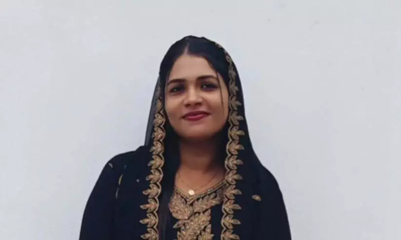 അടൂരിലെ യുവതിയുടെ മരണം; ആത്മഹത്യയെന്ന് പരിശോധനാ ഫലം; സുഹൃത്തായ യുവാവ് കസ്റ്റഡിയിൽ തുടരുന്നു അടൂരിലെ യുവതിയുടെ മരണം; ആത്മഹത്യയെന്ന് പരിശോധനാ ഫലം; സുഹൃത്തായ യുവാവ് കസ്റ്റഡിയിൽ തുടരുന്നു