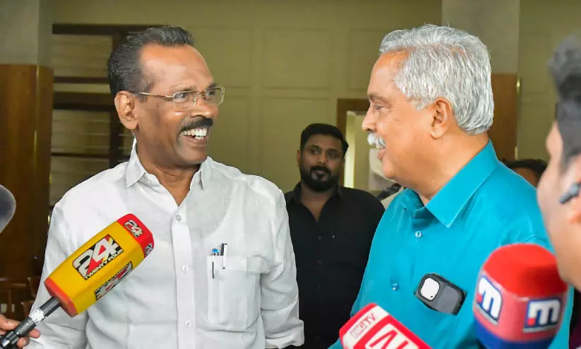 പ്രതിപക്ഷ ഉപനേതൃപദവി: ഉഭയകക്ഷി ചർച്ച പൊളിഞ്ഞു; ചർച്ച പരസ്യമാക്കിയതിൽ സി.പി.എമ്മിന് അതൃപ്തി പ്രതിപക്ഷ ഉപനേതൃപദവി: ഉഭയകക്ഷി ചർച്ച പൊളിഞ്ഞു; ചർച്ച പരസ്യമാക്കിയതിൽ സി.പി.എമ്മിന് അതൃപ്തി