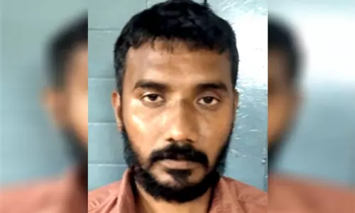 ബസിൽ കോളജ് വിദ്യാർഥിനികളോട് ലൈംഗികാതിക്രമം; കണ്ടക്ടർ അറസ്റ്റിൽ ബസിൽ കോളജ് വിദ്യാർഥിനികളോട് ലൈംഗികാതിക്രമം; കണ്ടക്ടർ അറസ്റ്റിൽ