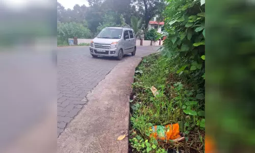 റോഡിലെ ആഴമേറിയ കട്ടിങ് ഭീഷണിയാകുന്നു