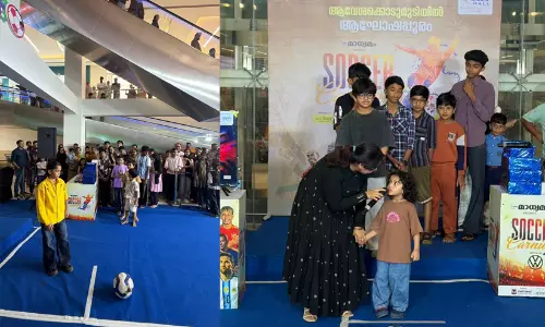 ആവേശം അലതല്ലി സോക്കർ കാർണിവൽ, ലുലു മാളിൽ ജനസാഗരം