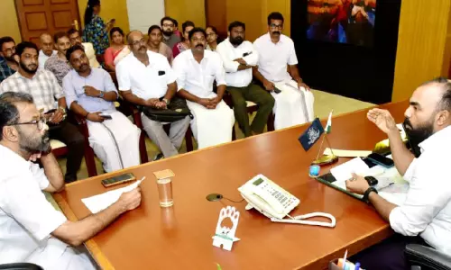 നഴ്സുമാരുടെ സമരം ഒത്തുതീർന്നു; ഒപ്പുവെച്ചത് അഞ്ച് ആശുപത്രി മാനേജ്മെന്റുകൾ നഴ്സുമാരുടെ സമരം ഒത്തുതീർന്നു; ഒപ്പുവെച്ചത് അഞ്ച് ആശുപത്രി മാനേജ്മെന്റുകൾ