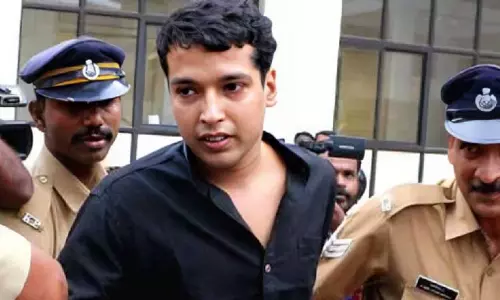 നടി ആക്രമിക്കപ്പെട്ട കേസ്; പൾസർ സുനിയുടെ ശിക്ഷ തടയണമെന്ന ഹരജി കേരള ഹൈക്കോടതി തള്ളി നടി ആക്രമിക്കപ്പെട്ട കേസ്; പൾസർ സുനിയുടെ ശിക്ഷ തടയണമെന്ന ഹരജി കേരള ഹൈക്കോടതി തള്ളി