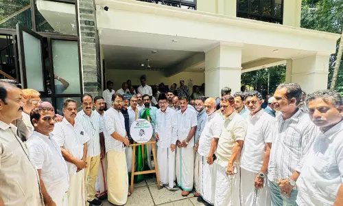 കെ.എം.സി.സി ബഹ്റൈൻ കർമ്മശ്രേഷ്ഠ പുരസ്കാരം നൊച്ചാട്ട് കുഞ്ഞബ്ദുല്ലക്ക്; പ്രഖ്യാപനം സാദിഖലി തങ്ങൾ നിർവ്വഹിച്ചു കെ.എം.സി.സി ബഹ്റൈൻ കർമ്മശ്രേഷ്ഠ പുരസ്കാരം നൊച്ചാട്ട് കുഞ്ഞബ്ദുല്ലക്ക്; പ്രഖ്യാപനം സാദിഖലി തങ്ങൾ നിർവ്വഹിച്ചു