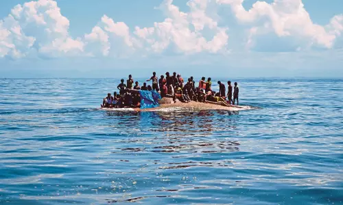 മ‍‍്യാൻമറിൽ റോഹിങ്ക്യൻ അഭയാർഥികൾ സഞ്ചരിച്ച ബോട്ടുകൾ മറിഞ്ഞ് 500 മരണം; മരണസംഖ്യ ഇനിയും ഉയർന്നേക്കും