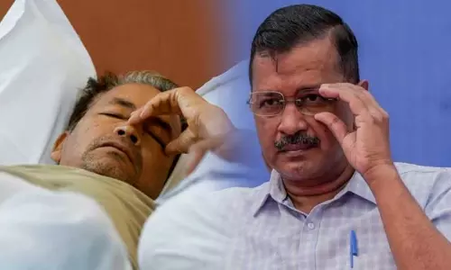 ‘ധർമേന്ദ്ര പ്രധാൻ രാജിവെക്കണം, വാങ്ചുക്കിനെ വിദ്യാഭ്യാസ മന്ത്രിയാക്കണം’; സി.ജെ.പിയ്ക്ക് ഐക്യദാർഢ്യവുമായി കെജ്രിവാൾ സമരപ്പന്തലിൽ ‘ധർമേന്ദ്ര പ്രധാൻ രാജിവെക്കണം, വാങ്ചുക്കിനെ വിദ്യാഭ്യാസ മന്ത്രിയാക്കണം’; സി.ജെ.പിയ്ക്ക് ഐക്യദാർഢ്യവുമായി കെജ്രിവാൾ സമരപ്പന്തലിൽ