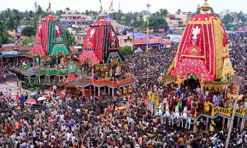 പുരിയിലെ ജഗന്നാഥ രഥയാത്രക്കിടെ തിക്കും തിരക്കും; നിരവധി പേർക്ക് പരിക്ക് പുരിയിലെ ജഗന്നാഥ രഥയാത്രക്കിടെ തിക്കും തിരക്കും; നിരവധി പേർക്ക് പരിക്ക്