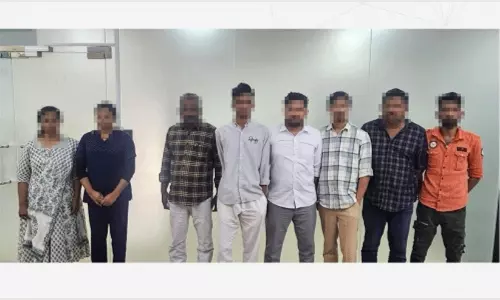 വ്യാജ സാലറി സർട്ടിഫിക്കറ്റുകളും ബാങ്ക് സ്റ്റേറ്റ്മെന്റുകളും ഉപയോഗിച്ച് ലോൺ എടുത്തു വ്യാജ സാലറി സർട്ടിഫിക്കറ്റുകളും ബാങ്ക് സ്റ്റേറ്റ്മെന്റുകളും ഉപയോഗിച്ച് ലോൺ എടുത്തു