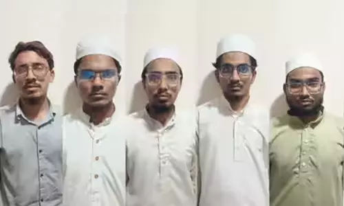 ഗുജറാത്തിൽ ‘ഭീകരവേട്ട’ തുടരുന്നു; ജെയ്ഷെ മുഹമ്മദ് ബന്ധം ആരോപിച്ച് 5പേരെ കൂടി പിടികൂടി ഗുജറാത്തിൽ ‘ഭീകരവേട്ട’ തുടരുന്നു; ജെയ്ഷെ മുഹമ്മദ് ബന്ധം ആരോപിച്ച് 5പേരെ കൂടി പിടികൂടി