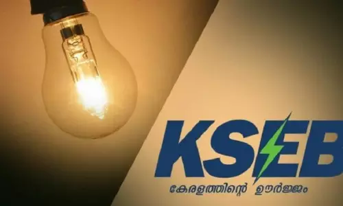 പവർകട്ട് കാരണം ഓക്സിജൻ മുടങ്ങി, രോഗി ശ്വാസം കിട്ടാതെ മരിച്ചെന്ന് പരാതി; ഇൻവെർട്ടർ വാങ്ങാമായിരുന്നില്ലേയെന്ന് കെ.എസ്.ഇ.ബി