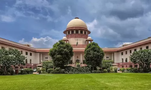 വോട്ടർ പട്ടികയിൽ നിന്ന് പേര് നീക്കിയാൽ റേഷൻ ഉൾപ്പെടെ ക്ഷേമപദ്ധതികൾ നിഷേധിക്കാമോ? സുപ്രീം കോടതി പരിശോധിക്കും വോട്ടർ പട്ടികയിൽ നിന്ന് പേര് നീക്കിയാൽ റേഷൻ ഉൾപ്പെടെ ക്ഷേമപദ്ധതികൾ നിഷേധിക്കാമോ? സുപ്രീം കോടതി പരിശോധിക്കും