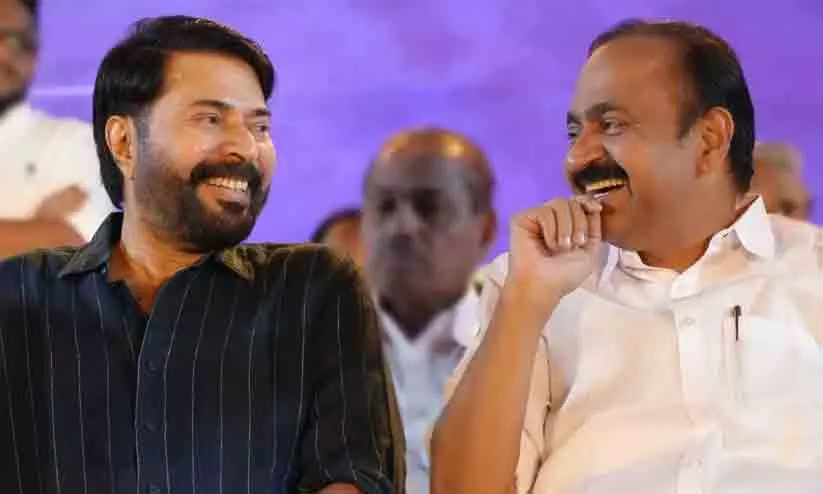 ‘മലയാളത്തിന്റെ എന്നല്ല, ഇന്ത്യന് സിനിമയുടെ തന്നെ ഒരേയൊരു മമ്മൂട്ടി’ -മുഖ്യമന്ത്രി ‘മലയാളത്തിന്റെ എന്നല്ല, ഇന്ത്യന് സിനിമയുടെ തന്നെ ഒരേയൊരു മമ്മൂട്ടി’ -മുഖ്യമന്ത്രി