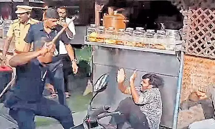 രക്ഷാപ്രവർത്തനം: ഡി.ജി.പി ഉടൻ റിപ്പോർട്ട് കൈമാറിയേക്കും രക്ഷാപ്രവർത്തനം: ഡി.ജി.പി ഉടൻ റിപ്പോർട്ട് കൈമാറിയേക്കും
