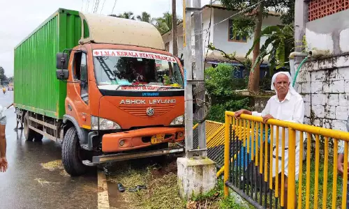 വഴിയാത്രക്കാർക്കും രക്ഷയില്ല കൊലവിളിയുമായി വാഹനങ്ങൾ വഴിയാത്രക്കാർക്കും രക്ഷയില്ല കൊലവിളിയുമായി വാഹനങ്ങൾ