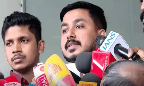 ഏകപക്ഷീയമായി തീരുമാനങ്ങൾ എടുക്കുമ്പോൾ കെ.എസ്.യുവിന്റെ പേരിൽ വേണ്ട; അലോഷ്യസ് സേവ്യറിനെ തള്ളി ഒരു വിഭാഗം കെ.എസ്.യു നേതാക്കൾ ഏകപക്ഷീയമായി തീരുമാനങ്ങൾ എടുക്കുമ്പോൾ കെ.എസ്.യുവിന്റെ പേരിൽ വേണ്ട; അലോഷ്യസ് സേവ്യറിനെ തള്ളി ഒരു വിഭാഗം കെ.എസ്.യു നേതാക്കൾ