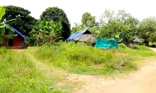 വിമാനത്താവള പദ്ധതി പ്രദേശത്ത് താമസിപ്പിച്ചവരുടെ ജീവിതം ദുരിതപൂർണം