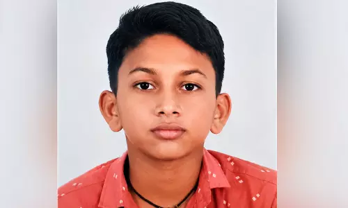 സഹോദരിയോടൊപ്പം ഷട്ടിൽ കളിക്കവെ ടെറസിൽനിന്ന് വീണ് 13 വയസ്സുകാരന് ദാരുണാന്ത്യം സഹോദരിയോടൊപ്പം ഷട്ടിൽ കളിക്കവെ ടെറസിൽനിന്ന് വീണ് 13 വയസ്സുകാരന് ദാരുണാന്ത്യം