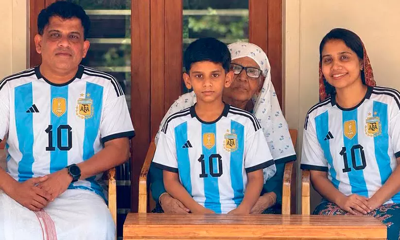 തീപാറും പോരാട്ടം, മെസ്സി കപ്പടിക്കണം; ഫൈനൽ പ്രതീക്ഷ പങ്കുവെച്ച് കേരള ടീം മുൻ ക്യാപ്റ്റൻ ആസിഫ് സഹീർ തീപാറും പോരാട്ടം, മെസ്സി കപ്പടിക്കണം; ഫൈനൽ പ്രതീക്ഷ പങ്കുവെച്ച് കേരള ടീം മുൻ ക്യാപ്റ്റൻ ആസിഫ് സഹീർ