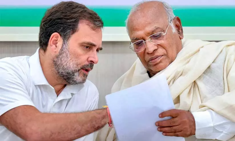 ‘ഭക്തർ വഞ്ചിക്കപ്പെട്ടു’ -രാമക്ഷേത്ര കൊള്ളയിൽ സ്വതന്ത്ര അന്വേഷണം ആവശ്യപ്പെട്ട് പ്രധാനമന്ത്രിക്ക് കത്തയച്ച് രാഹുൽ ഗാന്ധി, ഖാർഗെ ‘ഭക്തർ വഞ്ചിക്കപ്പെട്ടു’ -രാമക്ഷേത്ര കൊള്ളയിൽ സ്വതന്ത്ര അന്വേഷണം ആവശ്യപ്പെട്ട് പ്രധാനമന്ത്രിക്ക് കത്തയച്ച് രാഹുൽ ഗാന്ധി, ഖാർഗെ