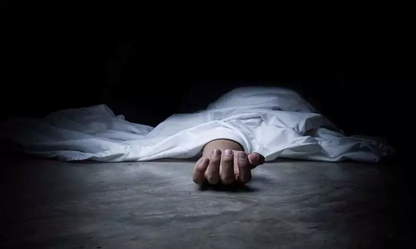തൊലി നിറത്തെക്കുറിച്ച് സഹപാഠി കളിയാക്കി; മനംനൊന്ത് 16 വയസ്സുകാരൻ ആത്മഹത്യ ചെയ്തു തൊലി നിറത്തെക്കുറിച്ച് സഹപാഠി കളിയാക്കി; മനംനൊന്ത് 16 വയസ്സുകാരൻ ആത്മഹത്യ ചെയ്തു