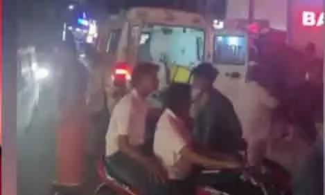 വെമ്പായത്ത് ബാറിൽ മൂന്നുപേരെ പെട്രോൾ ഒഴിച്ച് തീകൊളുത്തി; കളിയാക്കിയത് പ്രകോപനമായി വെമ്പായത്ത് ബാറിൽ മൂന്നുപേരെ പെട്രോൾ ഒഴിച്ച് തീകൊളുത്തി; കളിയാക്കിയത് പ്രകോപനമായി