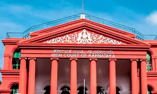 നടപ്പാതയിലെ കയ്യേറ്റം; നോട്ടീസ് നൽകാതെ തന്നെ കടകൾ പൊളിച്ചുമാറ്റാൻ ജി.ബി.എക്ക് സ്വാതന്ത്ര്യമുണ്ടെന്ന് കോടതി