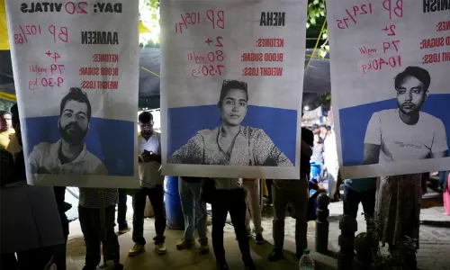 ‘സോനം വാങ്‌ചുക് ഒറ്റയ്ക്കല്ല’; ചോരാത്ത പോരാട്ടവീര്യവുമായി ജന്തർമന്തറിൽ നിരാഹാരം തുടർന്ന് 20ഓളം പേർ