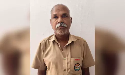സഹയാത്രികയെ കടന്നുപിടിച്ചശേഷം രക്ഷപ്പെടാൻ ശ്രമിച്ച ബസ് ജീവനക്കാരനെ ഓടിച്ചിട്ട് പിടിച്ചു