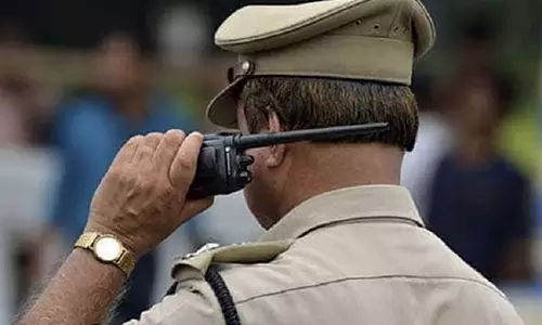 കാണാതായ അച്ഛനെയും മക്കളെയും മണിക്കൂറുകൾക്കകം പൊലീസ് കണ്ടെത്തി കാണാതായ അച്ഛനെയും മക്കളെയും മണിക്കൂറുകൾക്കകം പൊലീസ് കണ്ടെത്തി