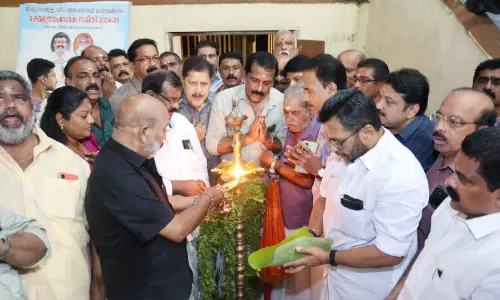 വള്ളസദ്യ: പാചകപ്പുര ഉണർന്നു; ആദ്യദിനം 10 പള്ളിയോടങ്ങൾ പങ്കെടുക്കും വള്ളസദ്യ: പാചകപ്പുര ഉണർന്നു; ആദ്യദിനം 10 പള്ളിയോടങ്ങൾ പങ്കെടുക്കും