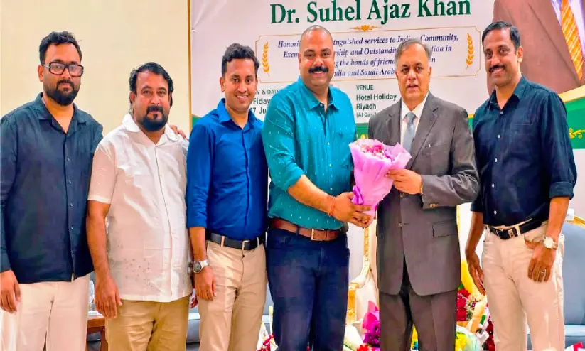 ഇന്ത്യൻ അംബാസഡർക്ക് റിയാദ് ടാക്കീസ് യാത്രയയപ്പ് നൽകി ഇന്ത്യൻ അംബാസഡർക്ക് റിയാദ് ടാക്കീസ് യാത്രയയപ്പ് നൽകി