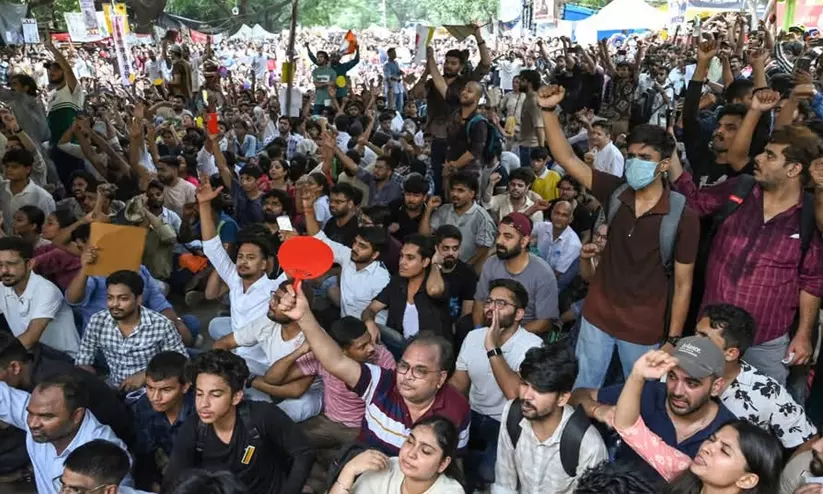 ‘ചലോ സൻസദ്’ മാർച്ച്; ഡൽഹിയിൽ കനത്ത സുരക്ഷ, 5,000 പൊലീസുകാരെ വിന്യസിച്ചു ‘ചലോ സൻസദ്’ മാർച്ച്; ഡൽഹിയിൽ കനത്ത സുരക്ഷ, 5,000 പൊലീസുകാരെ വിന്യസിച്ചു