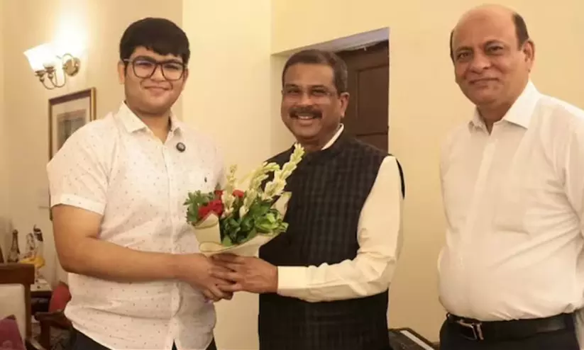 Dharmendra Pradhan meet Neet topper Dharmendra Pradhan meet Neet topper