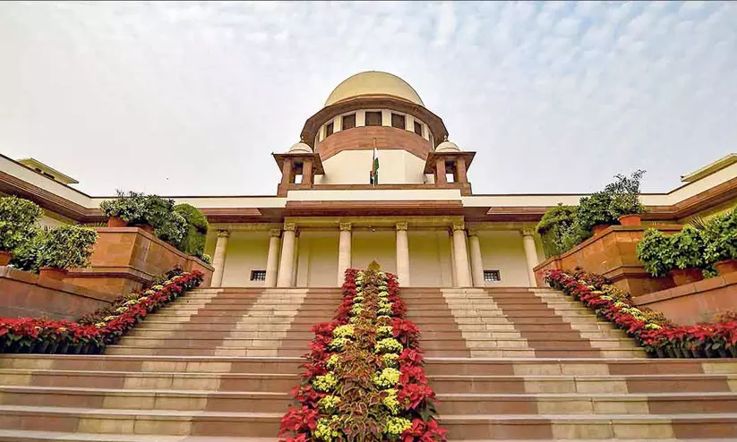 കമ്പനിയുടെ വീഴ്ചയും കാലതാമസവും കാരണം ഉദ്യോഗാർഥിയുടെ ജോലി നിഷേധിക്കാൻ തൊഴിലുടമക്ക് അവകാശമില്ല; സുപ്രീം കോടതി കമ്പനിയുടെ വീഴ്ചയും കാലതാമസവും കാരണം ഉദ്യോഗാർഥിയുടെ ജോലി നിഷേധിക്കാൻ തൊഴിലുടമക്ക് അവകാശമില്ല; സുപ്രീം കോടതി