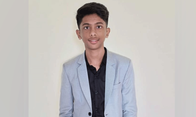 കണ്ണൂരിൽ ഫ്ലാറ്റിൽ നിന്ന് വീണ് വിദ്യാർഥി മരിച്ചു കണ്ണൂരിൽ ഫ്ലാറ്റിൽ നിന്ന് വീണ് വിദ്യാർഥി മരിച്ചു
