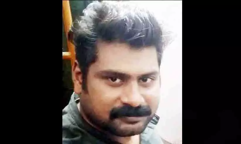 വെമ്പായത്ത് ബാറില് അക്രമി തീകൊളുത്തിയയാൾ മരിച്ചു വെമ്പായത്ത് ബാറില് അക്രമി തീകൊളുത്തിയയാൾ മരിച്ചു