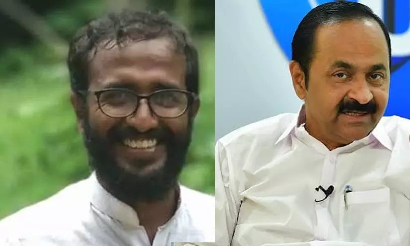 ഏറ്റുമുട്ടലിനൊടുവിൽ കെ.എസ്.യുവുമായി കൂടിക്കാഴ്ച; ജിയോണയെ മാറ്റണം, ഉറപ്പ് നൽകാതെ മുഖ്യമന്ത്രി ഏറ്റുമുട്ടലിനൊടുവിൽ കെ.എസ്.യുവുമായി കൂടിക്കാഴ്ച; ജിയോണയെ മാറ്റണം, ഉറപ്പ് നൽകാതെ മുഖ്യമന്ത്രി