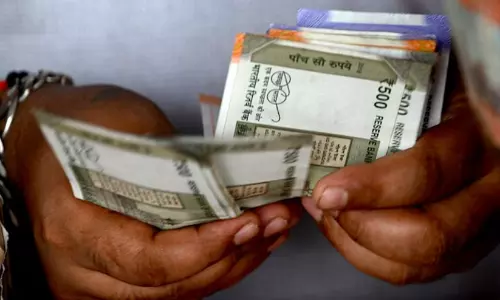 മു​ട​ങ്ങി​യ പ്ര​വാ​സി പെ​ൻ​ഷ​ൻ വി​ത​ര​ണം ചെ​യ്യ​ണം -യു​വ​ക​ലാ​സാ​ഹി​തി ഖ​ത്ത​ർ